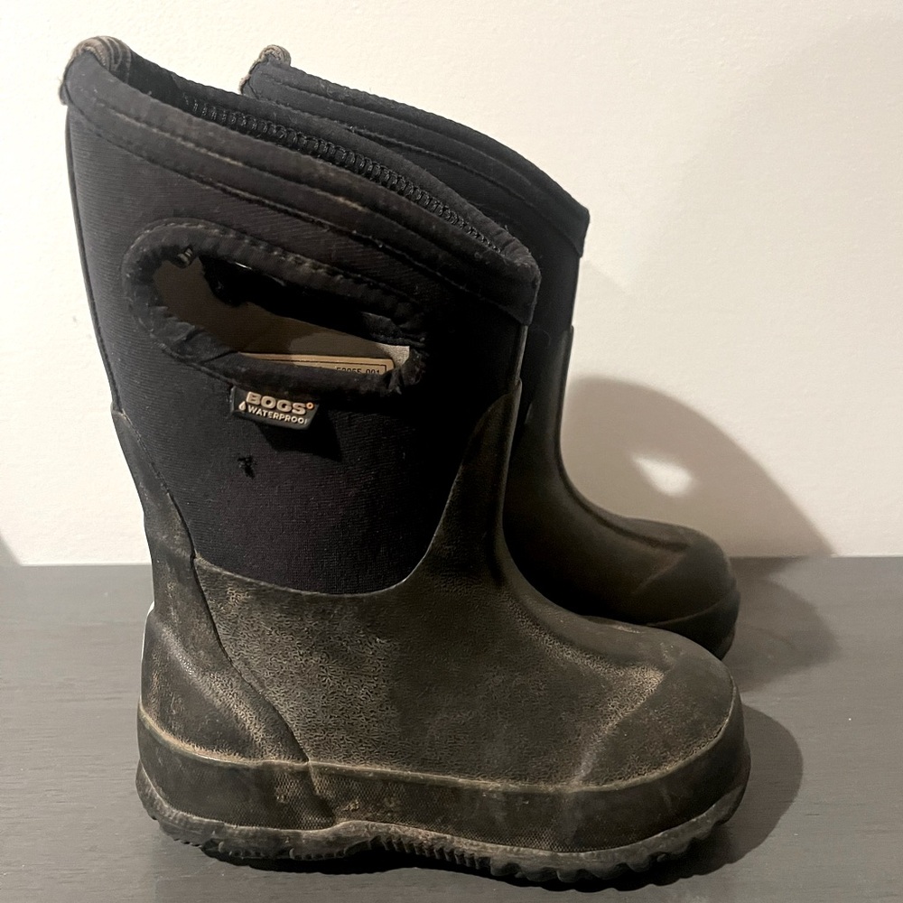 Toddler winter Bogs, size 7